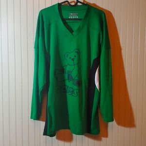 Green hockey jersey size M (fits more like L)